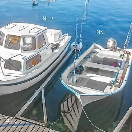 Σπίτι διακοπών 4 Bedroom Cozy In *