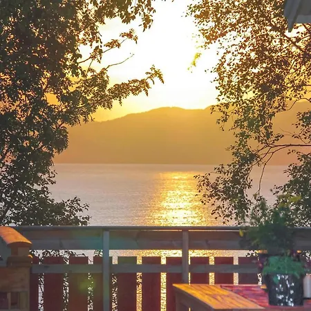 4 Bedroom Cozy In * Hundeidvik
